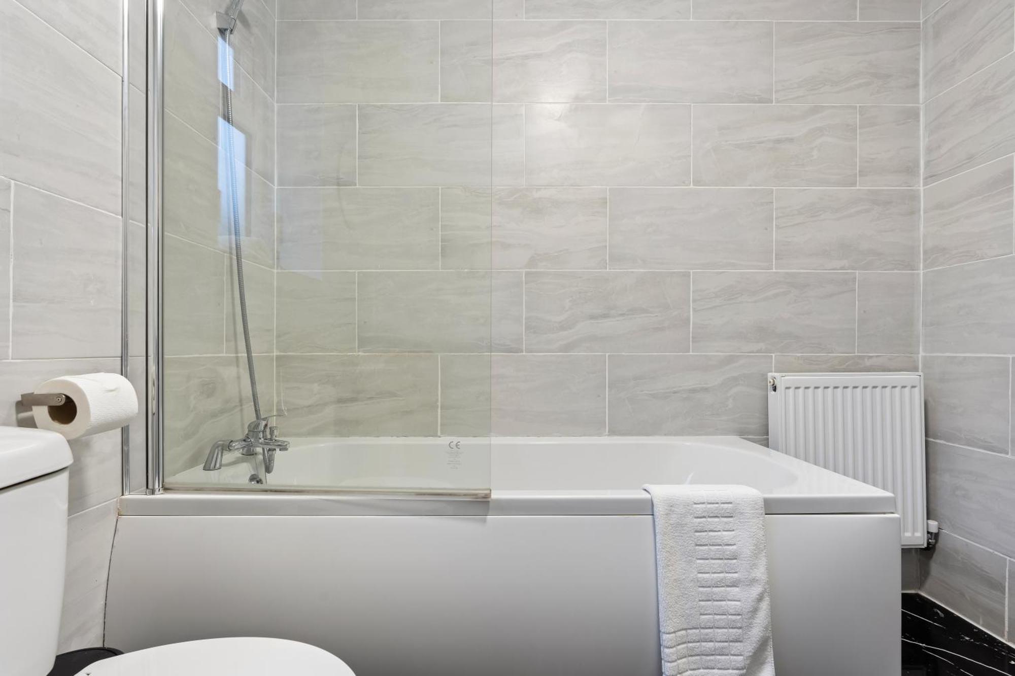 Stylish New Apartment - Free Wifi & Netflix - Top Rated - 3Mh Cradley Heath Exterior photo